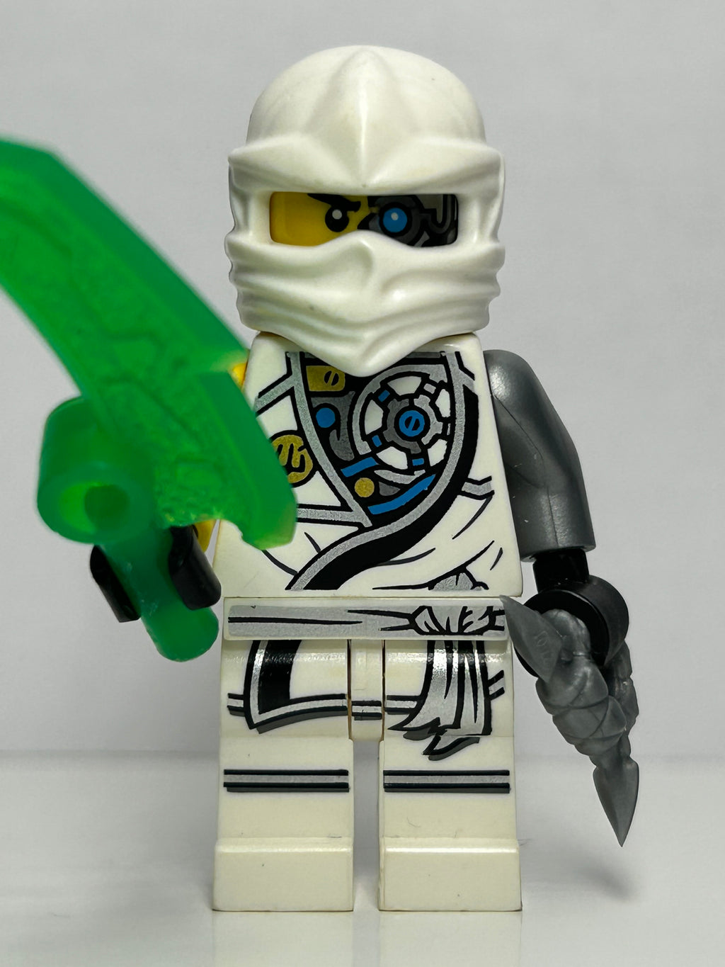 Zane tournament robe