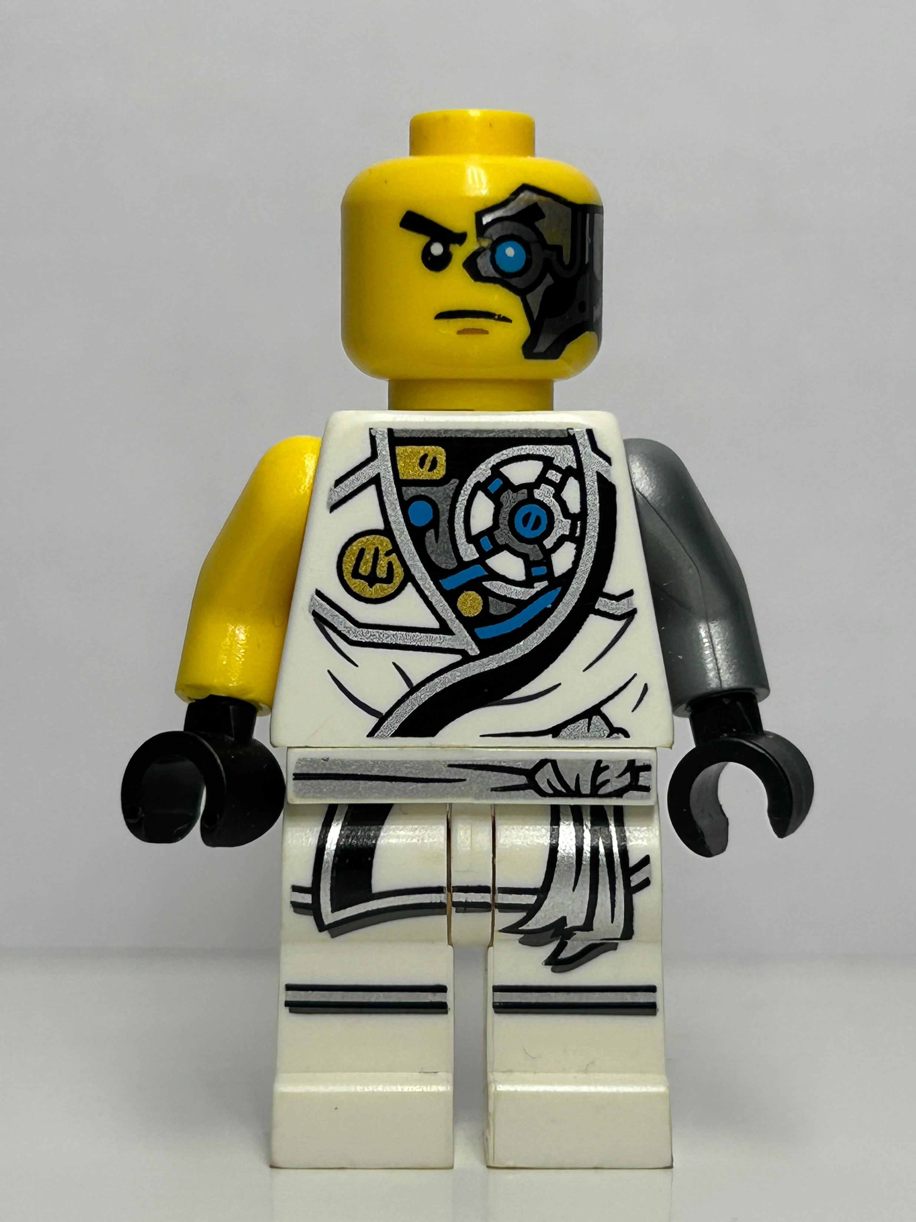 Zane tournament robe