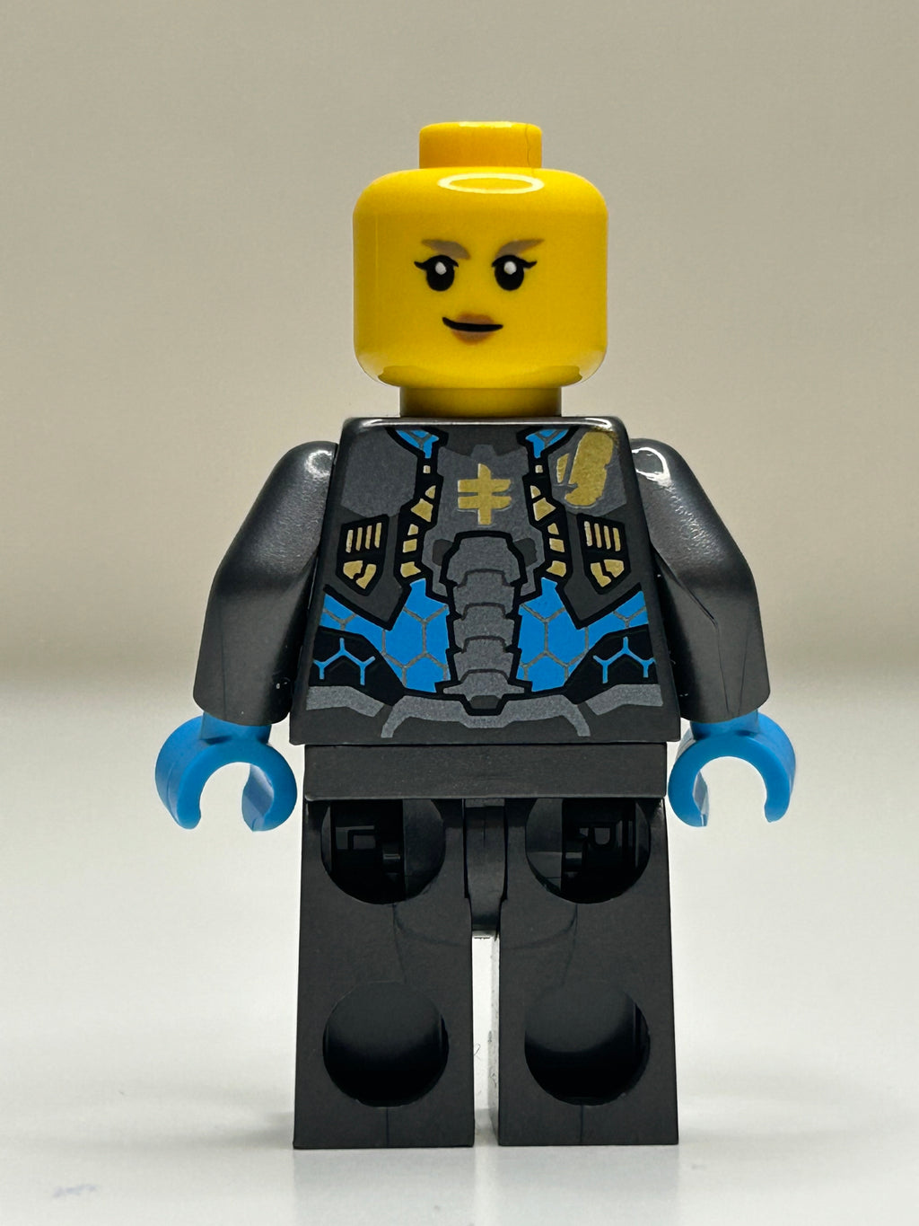 Mira - twin titan mech suit