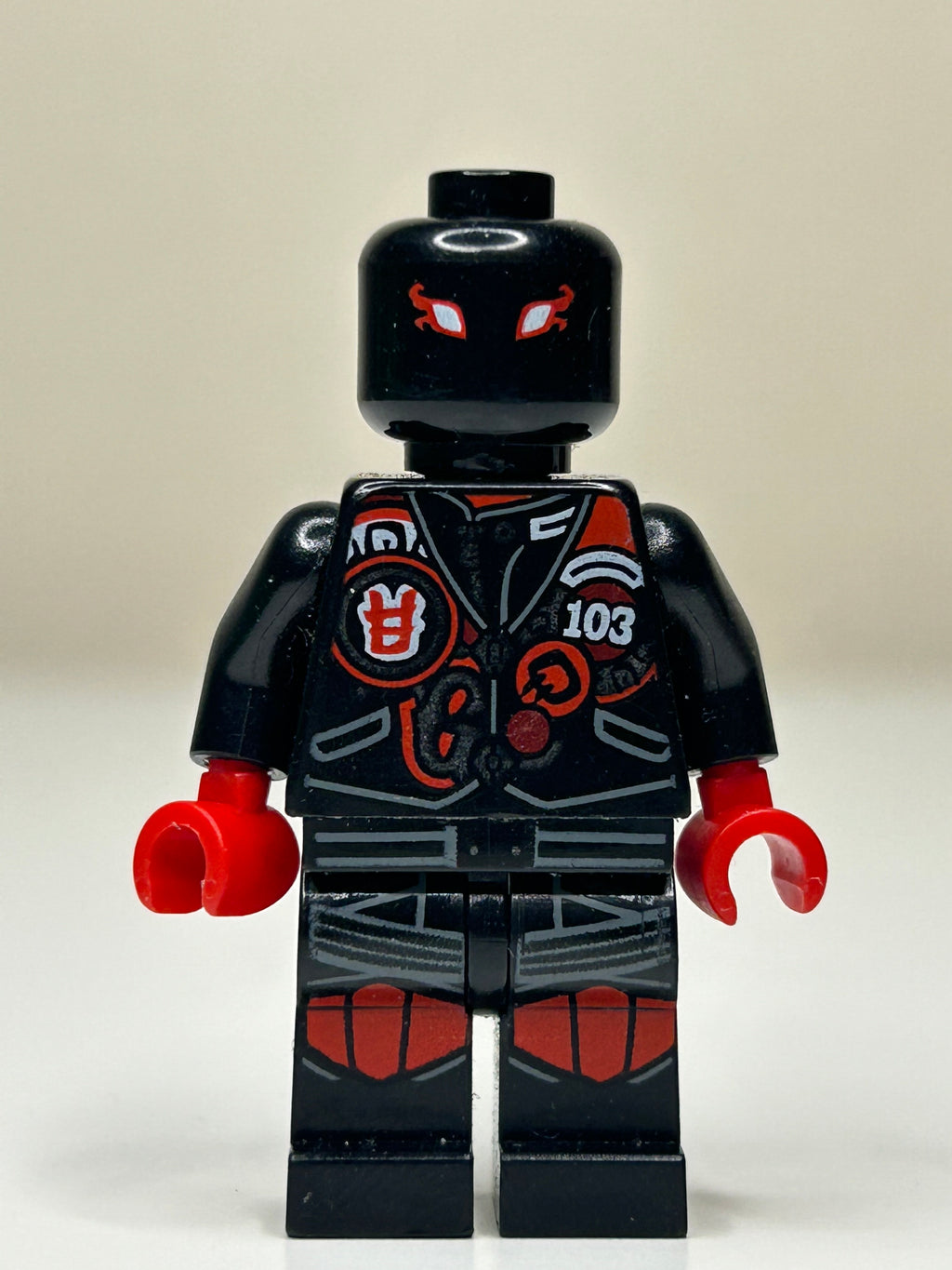 Mr E (4 arms)
